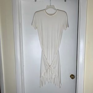 Aritzia Bair t shirt wrap dress white size XS